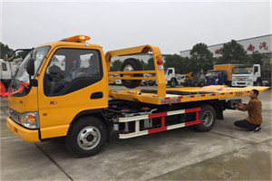 宜城哪里有拖车服务